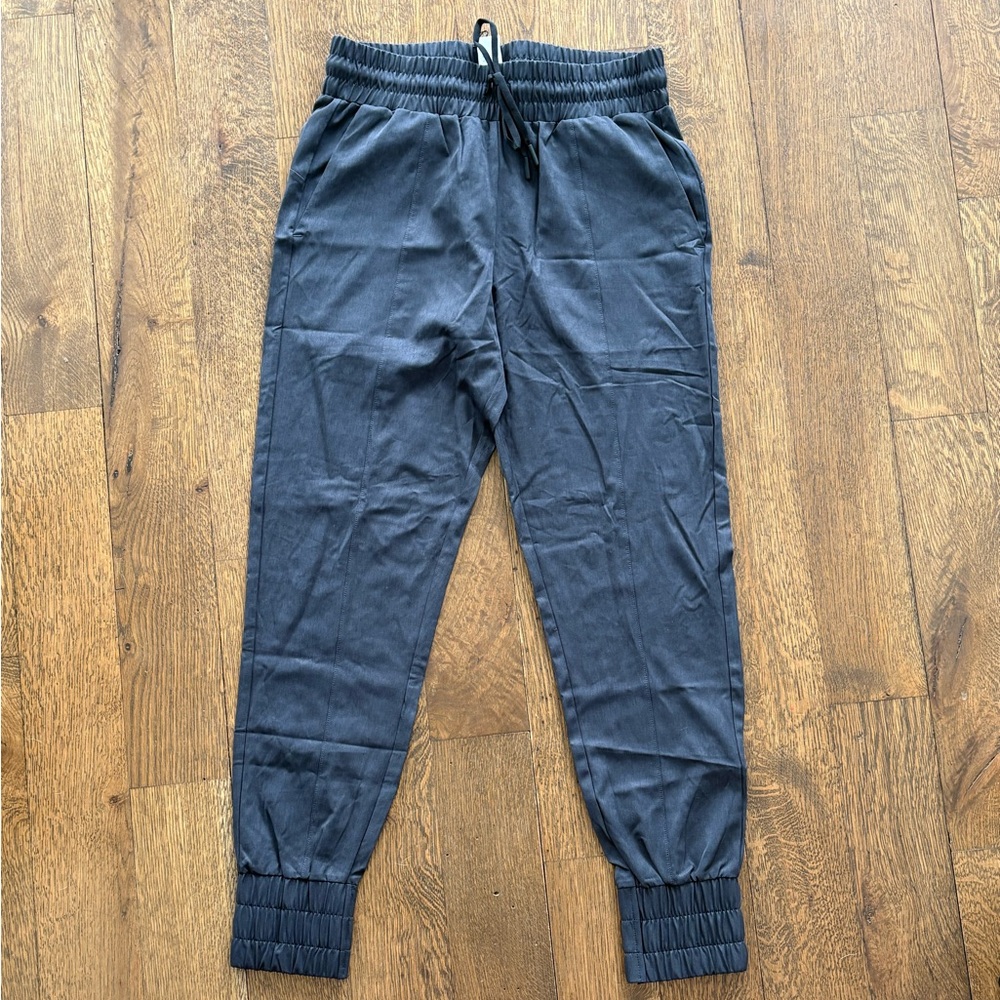 Zyia Woman's Joggers.